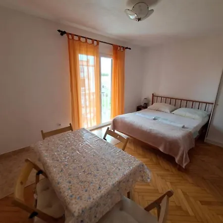 Esto Apartment *
