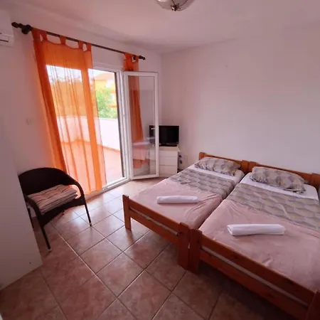 Esto Apartment *