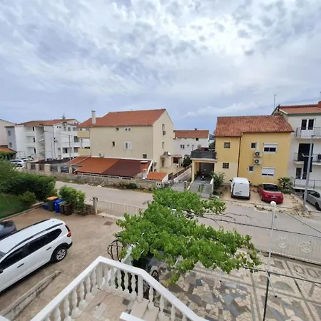 Esto 아파트 비오그라드나모루