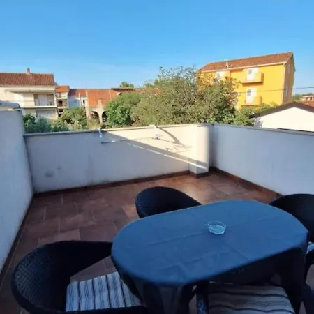 Esto * Biograd Na Moru