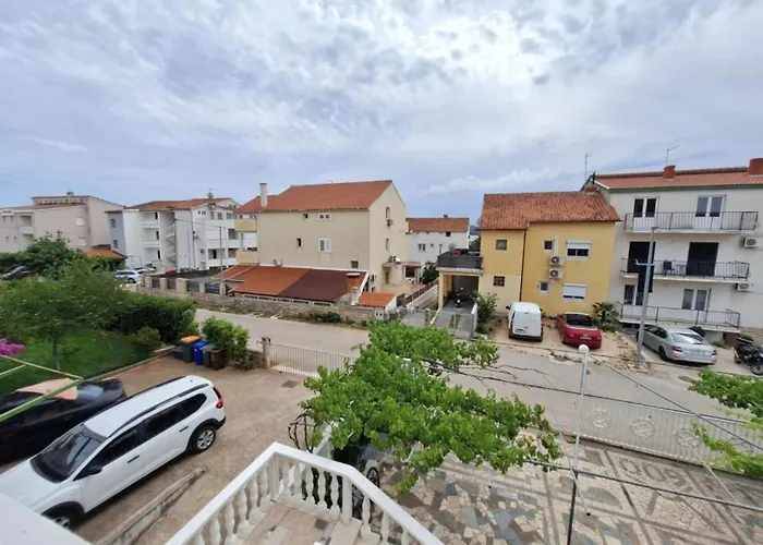 Esto 아파트 비오그라드나모루